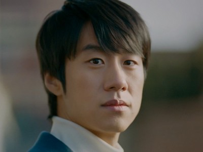 Dong Joon is portrayed by Shim Hee Sub (심희섭).