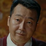 Dong Joon's dad is portrayed by the Korean actor Kim Hak Seon (김학선).