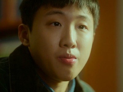Young Dong Joon is portrayed by the Korean actor Hong Xa Bin (홍사빈).