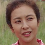 Dongwu's sister is portrayed by Korean actress Kim Hye Na (김혜나).