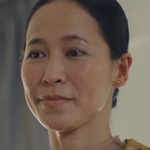 Aunty Nuan is portrayed by the Thai actress Phiao Duangjai Hiransri (ดวงใจ หิรัญศรี).