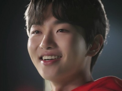 Jin Hun is portrayed by Korean actor Jung Je Hyeon (정제현).