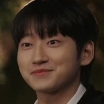 Nu Ri is portrayed by Korean actor Park Sang Hyeon (박상현).