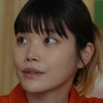 Ryu's coworker is portrayed by Japanese actress Chihiro Kato (加藤千尋).