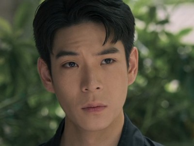 Tew is portrayed by Thai actor JJ Krissanapoom Pibulsonggram (เจเจ กฤษณภูมิ พิบูลสงคราม).