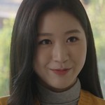 Yoo Bin is portrayed by the Korean actress Kim Yu Bin (김유빈).