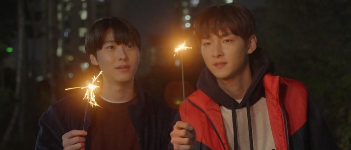 Star Struck is a Korean BL series about two childhood best friends from troubled homes.