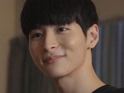 Jun-han is portrayed by the Korean actor Ahn Dae Kyum (안대겸).