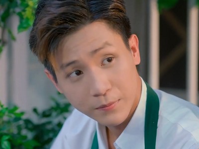 Khoa is portrayed by the Vietnamese actor Ly Thanh Chi (Lý Thanh Chí).