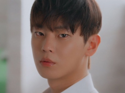 Eun Ho is portrayed by Korean actor Kim Do Min (김도민).