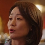 Director Cha is played by the actress Kim Soo Jin (김수진).