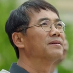 Jin Sung's father is played by the actor Oh Man Seok (오만석).