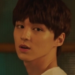 Jin Woo is played by the actor Choi Jae Hyun (최재현).