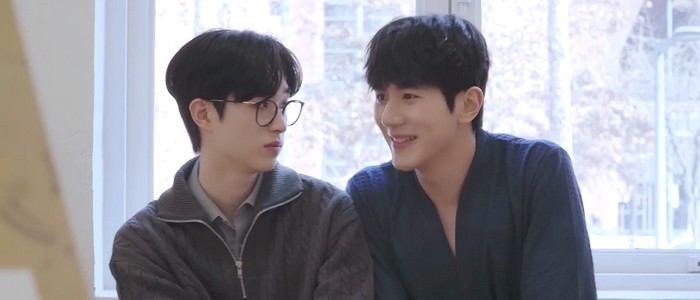 Sweetheart Service is a Korean BL series about a socially awkward man who pays for a fake boyfriend. He pretends to be in a happy relationship around family and coworkers.