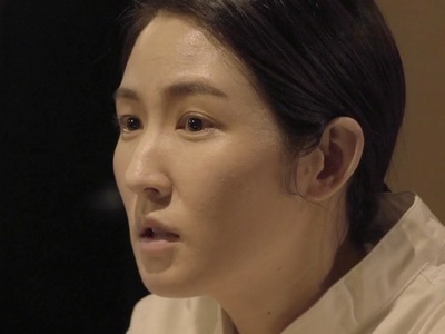 Aeri is portrayed by the Korean actress Shin Sa Rang (신사랑).