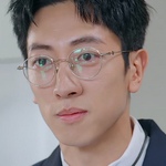 Kevin Chang (張哲偉) is a Taiwanese actor. He is born on November 29, 1991.