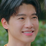 Zhen Qun is portrayed by Taiwanese actor Sing Hom (洪言翔).
