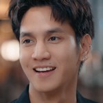 Bee Apisit Sangming (บี อภิสิทธิ์ แสงมิ่ง) is a Thai actor.