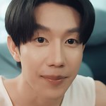 Dech Narongdet Rungarun (เดช ณรงค์เดช รุ่งอรุณ) is a Thai actor. He is born on April 24, 2000. 