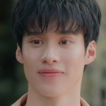 Peak Peemapol Panichtamrong (พีค ภีมพล พาณิชย์ธำรง) is a Thai actor. He is born on November 11, 1999.