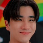Perth Tanapon Sukumpantanasan (เพิร์ธ ธนพนธ์ สุขุมพันธนาสาร) is a Thai actor. He is born on March 20, 2001.