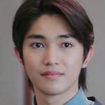 Petch Ratana Aiamsaart (เพชร รตน เอี่ยมสอาด) is a Thai actor. He is born on March 4, 2002. 