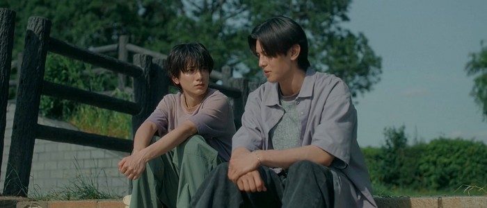 After Moving Seats, the Boy Behind Me Has a Crush on Me is a Japanese BL series about two high school classmates. The main character is shocked to receive a handwritten love confession from a popular student.
