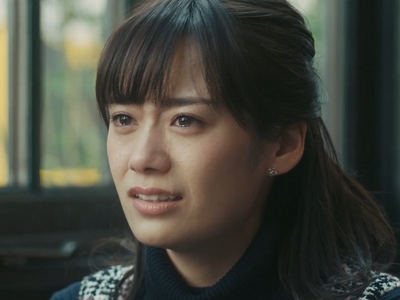 Tamaki cries when Kyouichi breaks up with her in the ending.