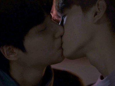 Ji Hyun and Jae Won share their first kiss.
