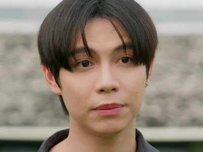 Kant is portrayed by the Thai actor First Kanaphan Puitrakul (เฟิร์ส คณพันธ์ ปุ้ยตระกูล).