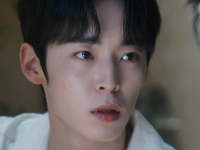 Dong Hwa is portrayed by Korean actor Lee Jeong Ho (이정호).