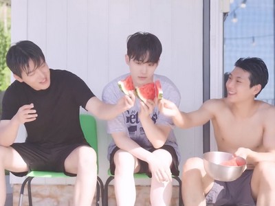 Do Wan and Jae Yul enjoy watermelons.
