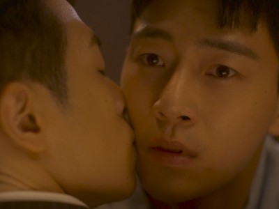Jong Chan kisses Seung Hyun at the end of The New Employee Episode 2.