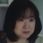 Mikado's mom is played by Emi Wakui (和久井映見).