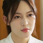 Jenny is portrayed by Chinese actress Lu Ting Yu (陆婷玉).