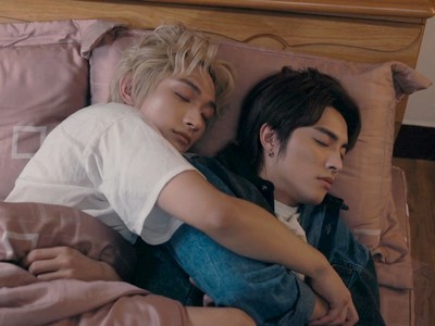 Cha and Hai Yuan sleep in the same bed.