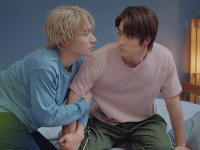 Cha and Hai Yuan are university roommates.