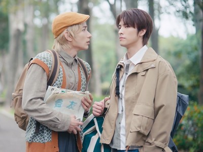 Cha and Hai Yuan go to university together.