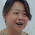 The professor is portrayed by Taiwanese actress Joe Tsai (蔡妃喬).