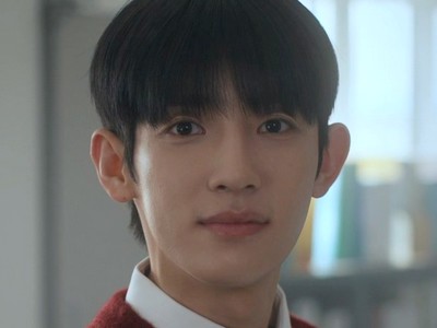 Chaeha is portrayed by Korean actor Park Si Woo (박시우).