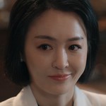 Jayeon's sister is portrayed by a Korean actress.