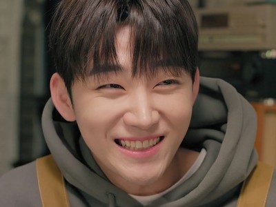 Geumbok is portrayed by Korean actor Lee Cha Min (이차민).