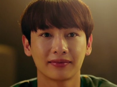 Ryan is portrayed by Thai actor Gun Atthaphan Phunsawat (กัน อรรถพันธ์ พูลสวัสดิ์).