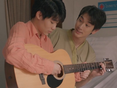 Nut plays a guitar song for Phob in The Yearbook ending.