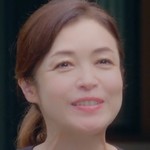 Shizuma's mother is portrayed by Japanese actress Megumi Yokoyama (横山めぐみ).