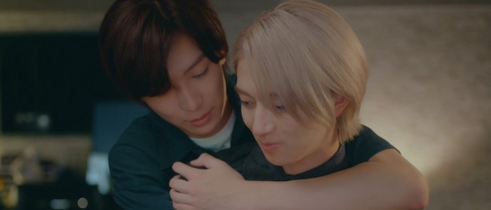 Therapy Game is a Japanese BL series about two guys who meet at a bar. After spending the night together, the lead is offended when his partner doesn't remember what happened between them.