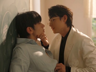 Haejun needs Jaetun's money for his mom's medical bills.