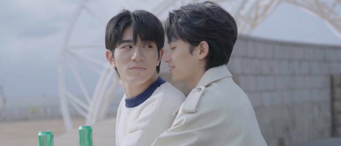 Tide of Love is a Korean BL series about a wealthy man who pays an art student for sex. The lead needs money for medical expenses, so he agrees to obey his employer's demands.
