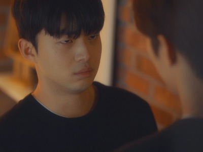 Ji Woo apologizes for leaving Seo Joon.