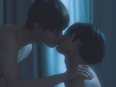 Kazuma and Ren kiss in Tokyo in April is Episode 4.